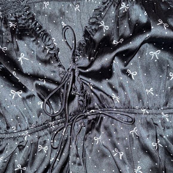 American eagle 🦅 Black Sleeveless Top with Bow Pattern open front - Picture 12 of 13